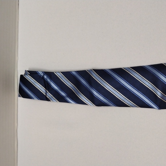 Stafford Performance Multiple Shades of Blue Diagonal Stripes NT#33 - Picture 4 of 13